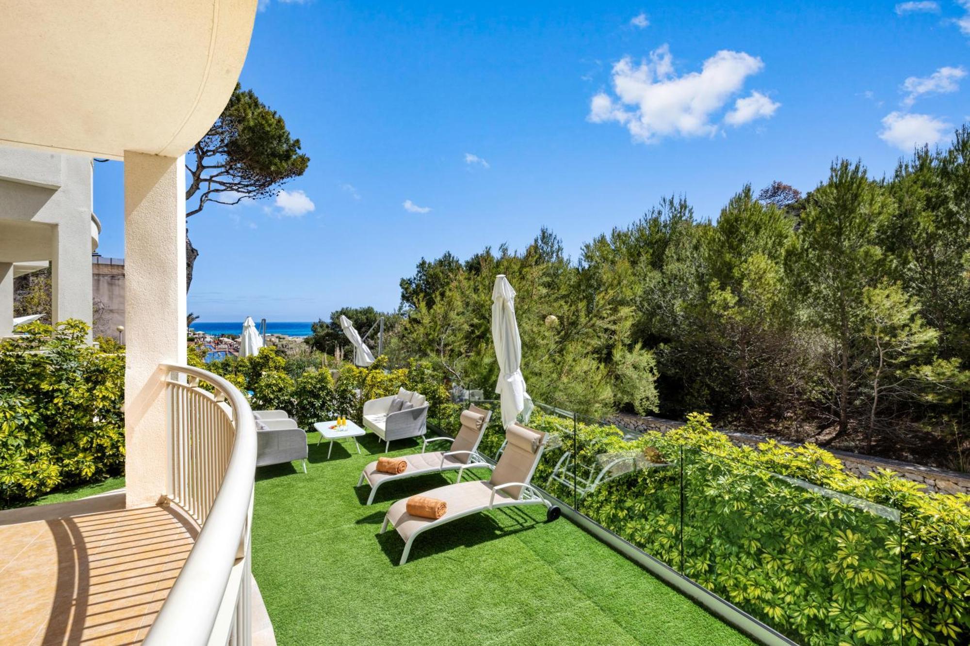 Viva & Adults Only 16 4* Cala Mesquida (Mallorca)