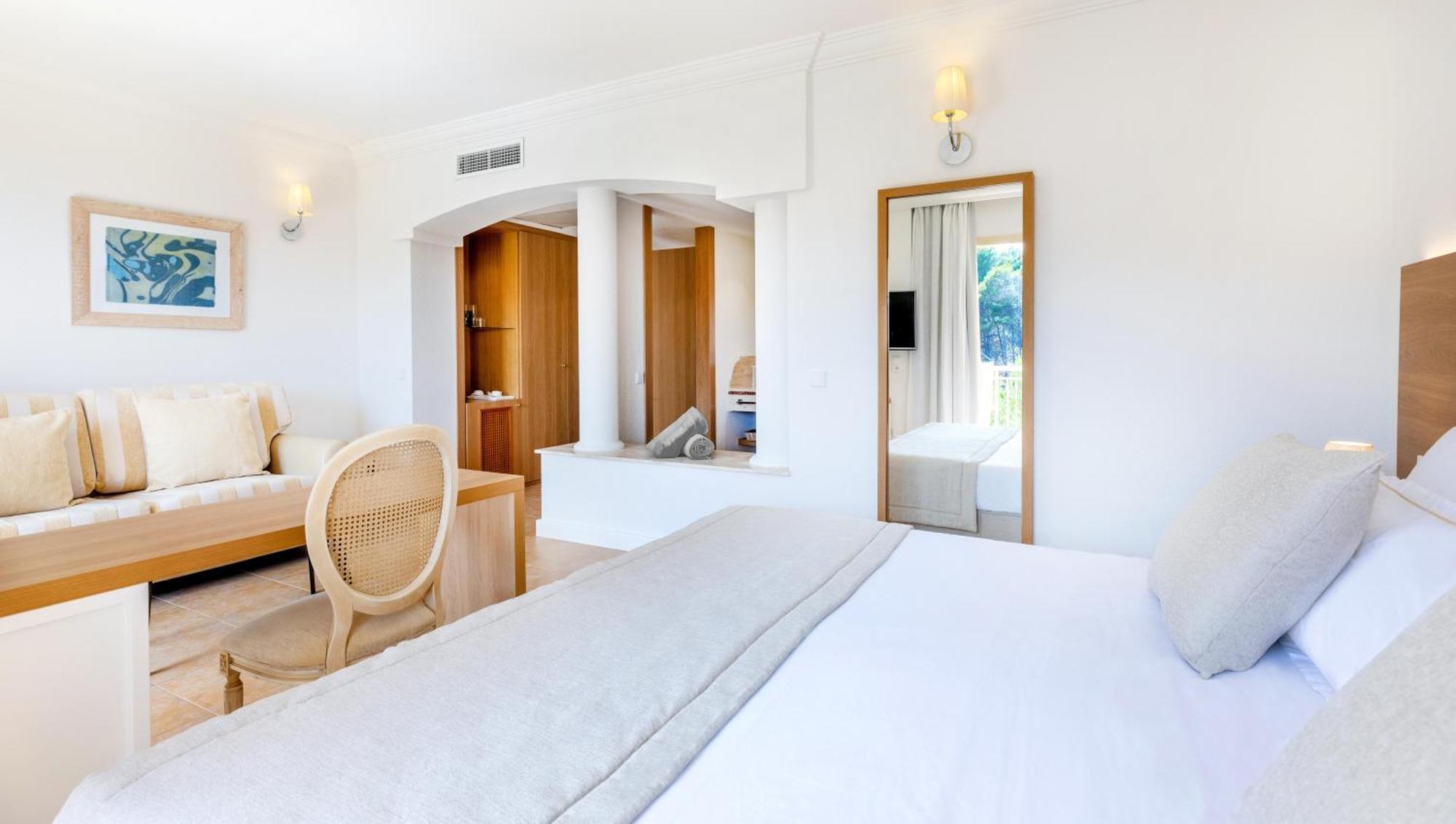 Viva & Adults Only 16 Hotel 4*